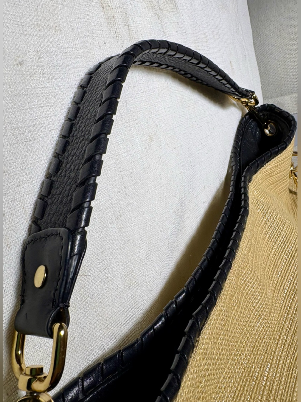 Michael Kors Straw Woven Hobo Shoulder Bag Black Leather Trim Gold MK Gold Charm - Picture 11 of 12